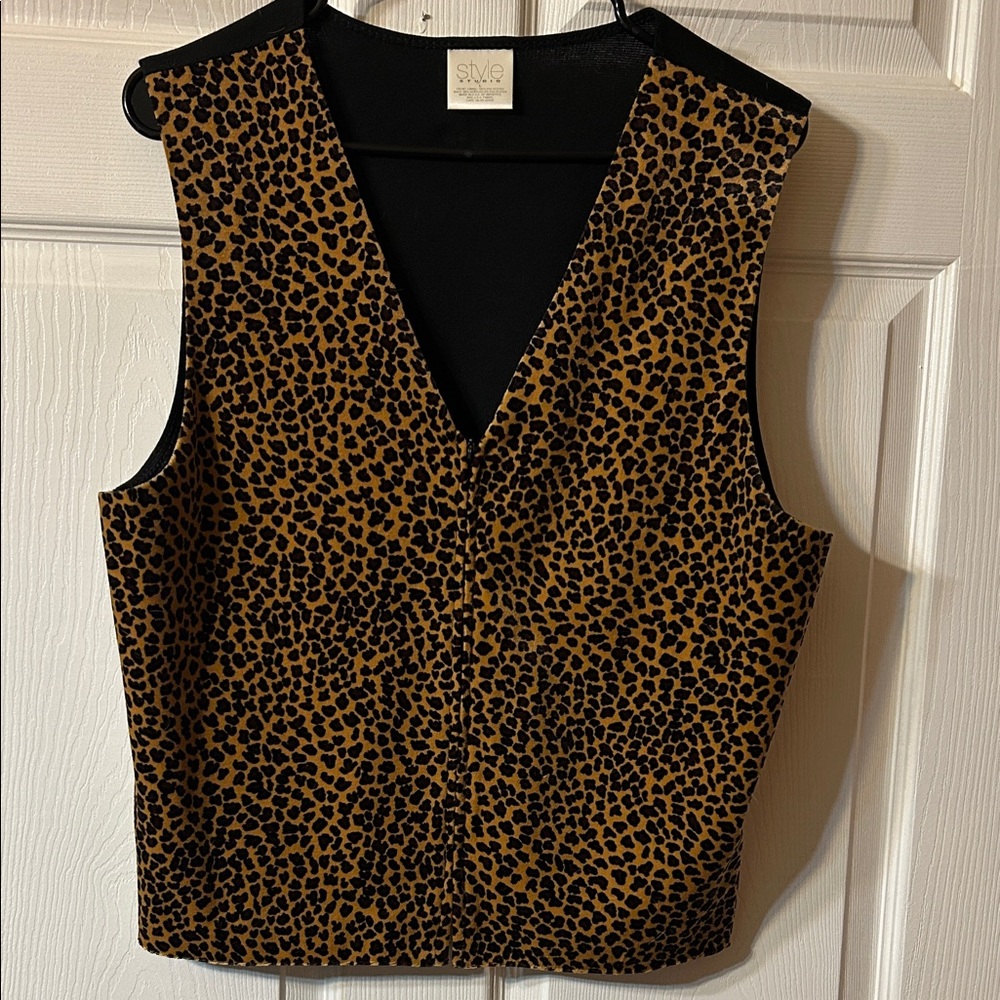 STYLE STUDIO Animal Print Zip Up Vest